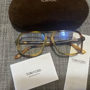 Tom Ford TF5627-B blue blocker glasses, NEW!!